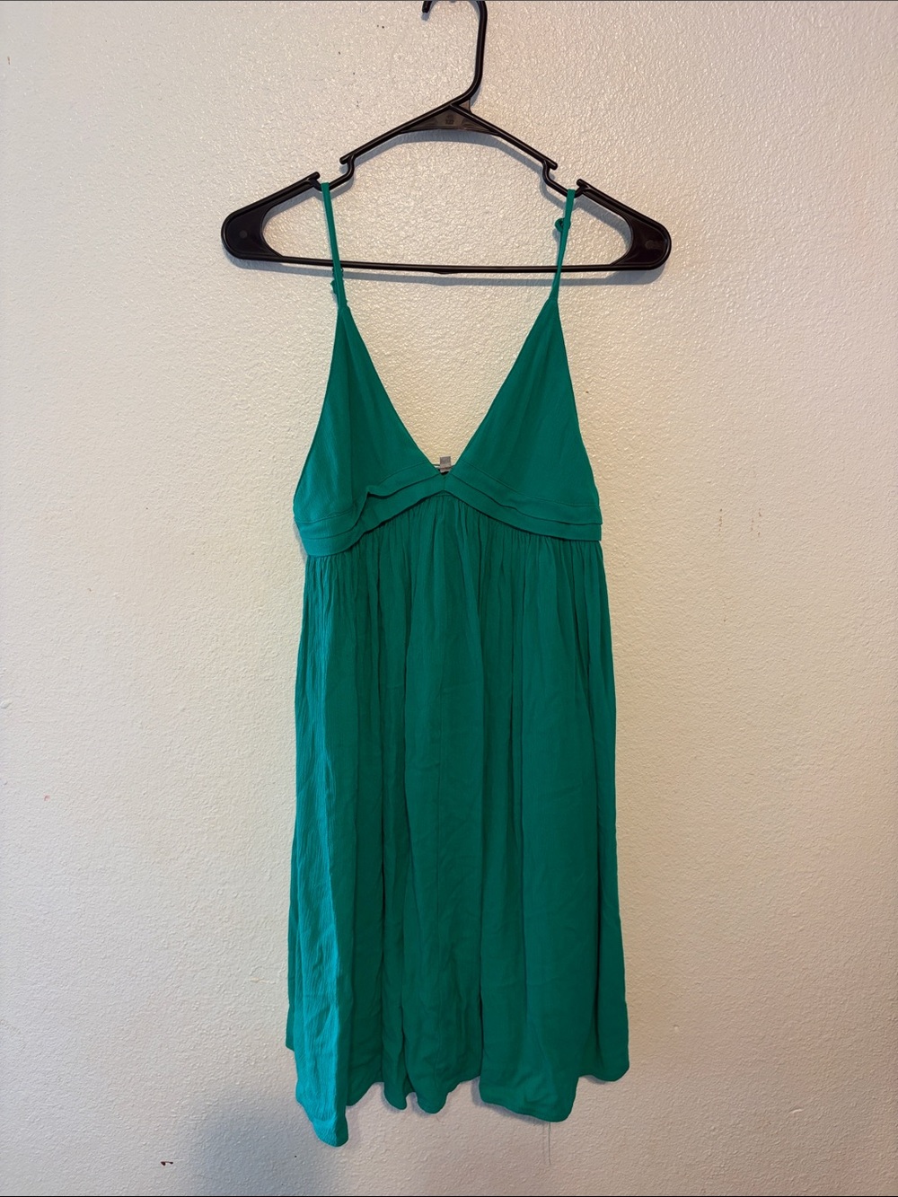 Green V-Neck Spaghetti Strap Dress